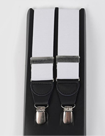 Een rokkostuum met bretels